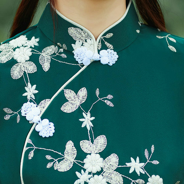 新款复古小众设计高级感白色新中式中国风连衣裙