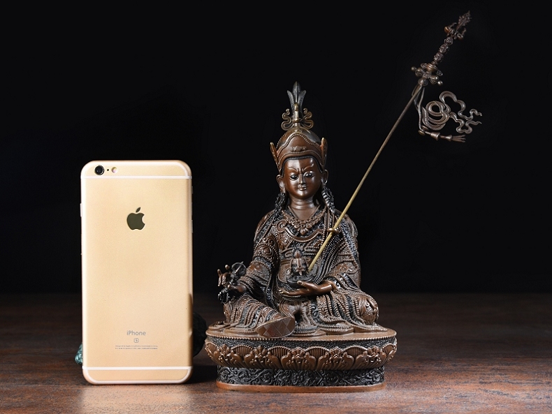 莲花生大士佛像 莲花生大师佛像摆件尼泊尔工艺密宗藏传 