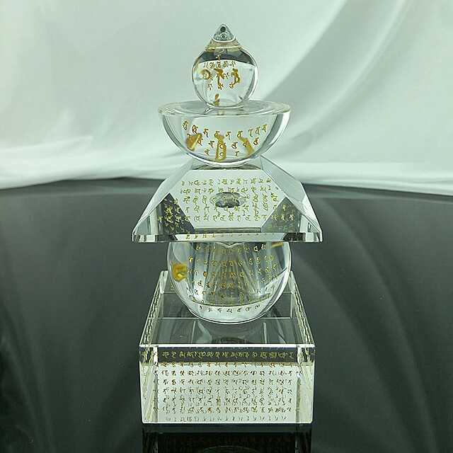水晶舍利塔